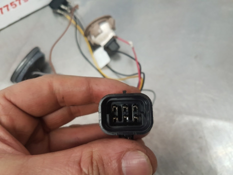 John Deere 6145r, 6r Series, Cab Interior Lights Al154760, Al205771 - Svjetla/ Rasvjeta: slika John Deere 6145r, 6r Series, Cab Interior Lights Al154760, Al205771 - Svjetla/ Rasvjeta John Deere 6145r, 6r Series, Cab Interior Lights Al154760, Al205771 - Svjetla/ Rasvjeta: slika John Deere 6145r, 6r Series, Cab Interior Lights Al154760, Al205771 - Svjetla/ Rasvjeta