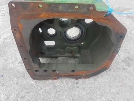 John Deere 6610, 6100, 6300, 6400 Transmission Powrquad Housing L101942, L102052 - Mjenjač za Traktor: slika John Deere 6610, 6100, 6300, 6400 Transmission Powrquad Housing L101942, L102052 - Mjenjač za Traktor John Deere 6610, 6100, 6300, 6400 Transmission Powrquad Housing L101942, L102052 - Mjenjač za Traktor: slika John Deere 6610, 6100, 6300, 6400 Transmission Powrquad Housing L101942, L102052 - Mjenjač za Traktor