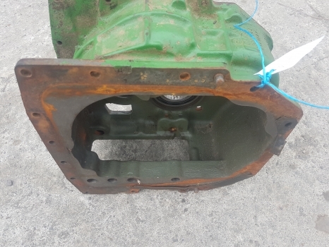 John Deere 6610, 6100, 6300, 6400 Transmission Powrquad Housing L101942, L102052 - Mjenjač za Traktor: slika John Deere 6610, 6100, 6300, 6400 Transmission Powrquad Housing L101942, L102052 - Mjenjač za Traktor John Deere 6610, 6100, 6300, 6400 Transmission Powrquad Housing L101942, L102052 - Mjenjač za Traktor: slika John Deere 6610, 6100, 6300, 6400 Transmission Powrquad Housing L101942, L102052 - Mjenjač za Traktor