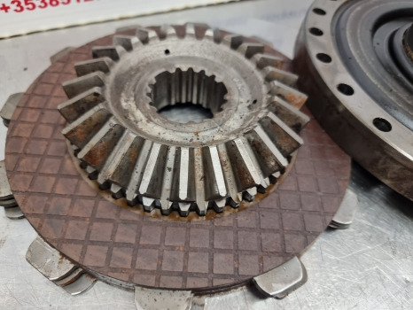 Stražnja osovina John Deere 7700, 7600, Rear Axle Differential Housing Complete R93354, R63477: slika Stražnja osovina John Deere 7700, 7600, Rear Axle Differential Housing Complete R93354, R63477