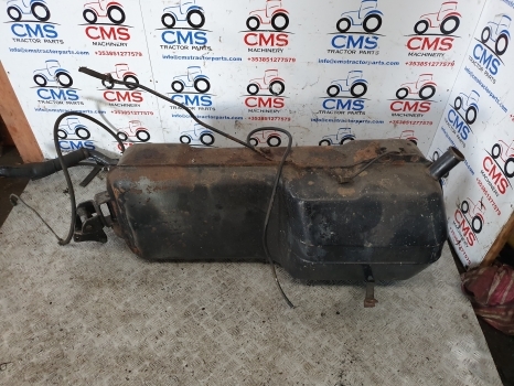 Lamborghini 1106 4wd Right Hand Side Diesel Tank 0.257.8143.3/40 - Spremnik goriva za Traktor: slika Lamborghini 1106 4wd Right Hand Side Diesel Tank 0.257.8143.3/40 - Spremnik goriva za Traktor Lamborghini 1106 4wd Right Hand Side Diesel Tank 0.257.8143.3/40 - Spremnik goriva za Traktor: slika Lamborghini 1106 4wd Right Hand Side Diesel Tank 0.257.8143.3/40 - Spremnik goriva za Traktor