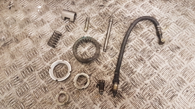 Landini Mythos Series 115 Transmission Assorted Parts 3537063m1 - Prijenos za Traktor: slika Landini Mythos Series 115 Transmission Assorted Parts 3537063m1 - Prijenos za Traktor Landini Mythos Series 115 Transmission Assorted Parts 3537063m1 - Prijenos za Traktor: slika Landini Mythos Series 115 Transmission Assorted Parts 3537063m1 - Prijenos za Traktor