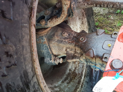 Prednja osovina Manitou Mlt735-120 Lsu New Holland Dana Spicer Axle Hub Front Rhs Rear Lhs: slika Prednja osovina Manitou Mlt735-120 Lsu New Holland Dana Spicer Axle Hub Front Rhs Rear Lhs