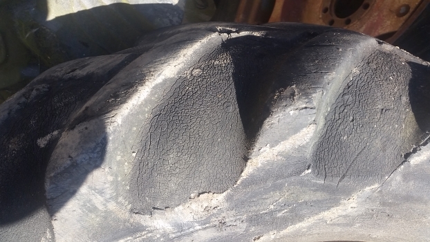 Massey Ferguson 135 Rear Wheel And Tyre 12.4/11-28. 1please Check By The Photos - Kompletan kotač za Traktor: slika Massey Ferguson 135 Rear Wheel And Tyre 12.4/11-28. 1please Check By The Photos - Kompletan kotač za Traktor Massey Ferguson 135 Rear Wheel And Tyre 12.4/11-28. 1please Check By The Photos - Kompletan kotač za Traktor: slika Massey Ferguson 135 Rear Wheel And Tyre 12.4/11-28. 1please Check By The Photos - Kompletan kotač za Traktor