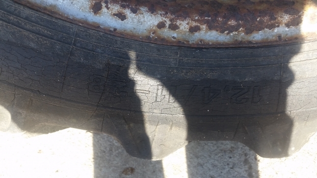 Massey Ferguson 135 Rear Wheel And Tyre 12.4/11-28. 1please Check By The Photos - Kompletan kotač za Traktor: slika Massey Ferguson 135 Rear Wheel And Tyre 12.4/11-28. 1please Check By The Photos - Kompletan kotač za Traktor Massey Ferguson 135 Rear Wheel And Tyre 12.4/11-28. 1please Check By The Photos - Kompletan kotač za Traktor: slika Massey Ferguson 135 Rear Wheel And Tyre 12.4/11-28. 1please Check By The Photos - Kompletan kotač za Traktor