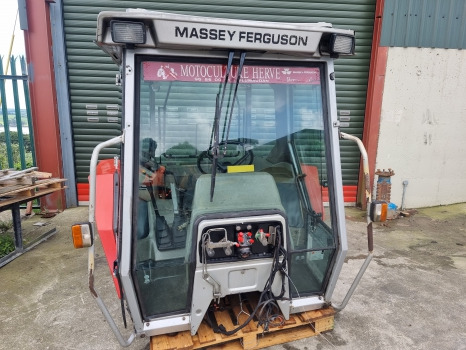Massey Ferguson 3000 Series, 3050, 3070, 3080, 3090 Cab Complete Sold, Sold - Kabina: slika Massey Ferguson 3000 Series, 3050, 3070, 3080, 3090 Cab Complete Sold, Sold - Kabina Massey Ferguson 3000 Series, 3050, 3070, 3080, 3090 Cab Complete Sold, Sold - Kabina: slika Massey Ferguson 3000 Series, 3050, 3070, 3080, 3090 Cab Complete Sold, Sold - Kabina