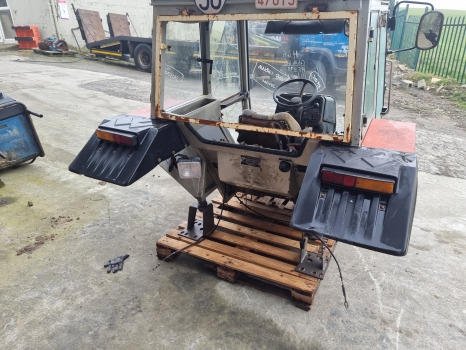 Massey Ferguson 399, 375, 390, 398, 365 4wd Hi Line Complete Cab Sold, Sold - Kabina: slika Massey Ferguson 399, 375, 390, 398, 365 4wd Hi Line Complete Cab Sold, Sold - Kabina Massey Ferguson 399, 375, 390, 398, 365 4wd Hi Line Complete Cab Sold, Sold - Kabina: slika Massey Ferguson 399, 375, 390, 398, 365 4wd Hi Line Complete Cab Sold, Sold - Kabina