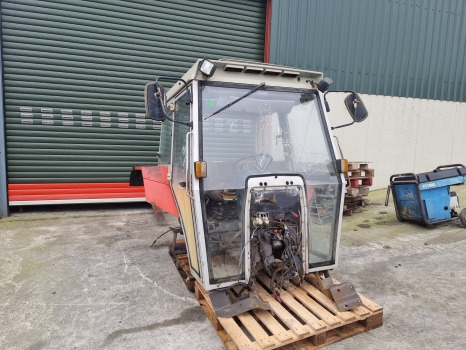 Massey Ferguson 399, 375, 390, 398, 365 4wd Hi Line Complete Cab Sold, Sold - Kabina: slika Massey Ferguson 399, 375, 390, 398, 365 4wd Hi Line Complete Cab Sold, Sold - Kabina Massey Ferguson 399, 375, 390, 398, 365 4wd Hi Line Complete Cab Sold, Sold - Kabina: slika Massey Ferguson 399, 375, 390, 398, 365 4wd Hi Line Complete Cab Sold, Sold - Kabina