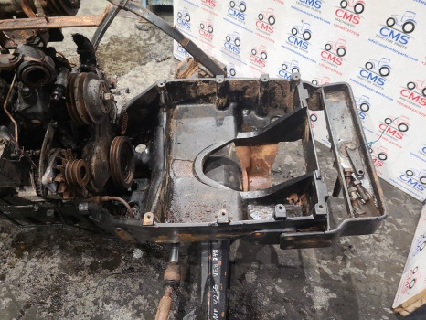 Massey Ferguson 4245, 4255, 4265 Front Axle Support Frame Bolster 3813154m91 - Ovjes: slika Massey Ferguson 4245, 4255, 4265 Front Axle Support Frame Bolster 3813154m91 - Ovjes Massey Ferguson 4245, 4255, 4265 Front Axle Support Frame Bolster 3813154m91 - Ovjes: slika Massey Ferguson 4245, 4255, 4265 Front Axle Support Frame Bolster 3813154m91 - Ovjes