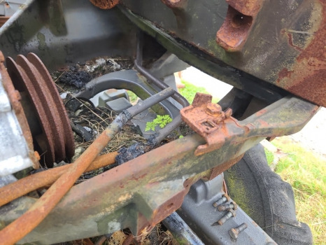 Massey Ferguson 5450 Front Axle Support Frame Bolster - Prednja osovina za Poljoprivredni strojevi: slika  Massey Ferguson 5450 Front Axle Support Frame Bolster - Prednja osovina za Poljoprivredni strojevi Massey Ferguson 5450 Front Axle Support Frame Bolster - Prednja osovina za Poljoprivredni strojevi: slika  Massey Ferguson 5450 Front Axle Support Frame Bolster - Prednja osovina za Poljoprivredni strojevi