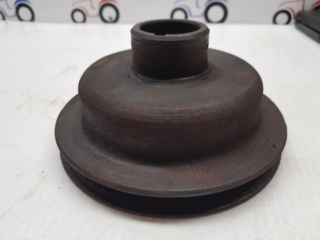 Massey Ferguson 65 Mk1 Engine Crankshaft Pulley  0670319, 31143721, 1641063m1 - Motor i dijelovi: slika  Massey Ferguson 65 Mk1 Engine Crankshaft Pulley  0670319, 31143721, 1641063m1 - Motor i dijelovi Massey Ferguson 65 Mk1 Engine Crankshaft Pulley  0670319, 31143721, 1641063m1 - Motor i dijelovi: slika  Massey Ferguson 65 Mk1 Engine Crankshaft Pulley  0670319, 31143721, 1641063m1 - Motor i dijelovi