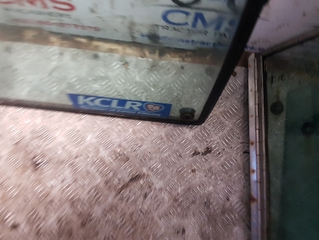 Massey Ferguson 690, 665, 698, 699 Cab Front Glass Windscreen Tg1246 - Vjetrobransko staklo za Traktor: slika Massey Ferguson 690, 665, 698, 699 Cab Front Glass Windscreen Tg1246 - Vjetrobransko staklo za Traktor Massey Ferguson 690, 665, 698, 699 Cab Front Glass Windscreen Tg1246 - Vjetrobransko staklo za Traktor: slika Massey Ferguson 690, 665, 698, 699 Cab Front Glass Windscreen Tg1246 - Vjetrobransko staklo za Traktor