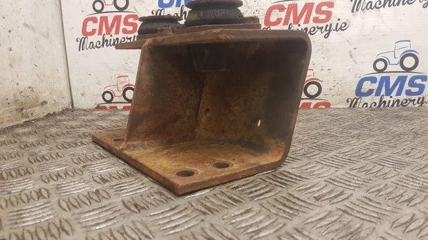 Massey Ferguson 690, 698, 699 Cab Suspension Bracket Mounting Lhs 1680876m91 - Ovjes kabine za Traktor: slika Massey Ferguson 690, 698, 699 Cab Suspension Bracket Mounting Lhs 1680876m91 - Ovjes kabine za Traktor Massey Ferguson 690, 698, 699 Cab Suspension Bracket Mounting Lhs 1680876m91 - Ovjes kabine za Traktor: slika Massey Ferguson 690, 698, 699 Cab Suspension Bracket Mounting Lhs 1680876m91 - Ovjes kabine za Traktor