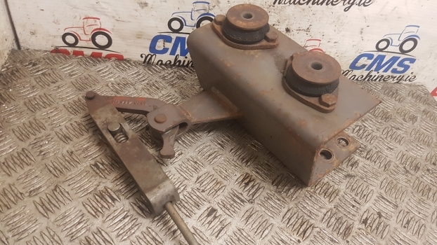 Massey Ferguson 690, 698, 699 Cab Suspension Bracket Mounting Rhs 1679774m93 - Ovjes kabine za Traktor: slika Massey Ferguson 690, 698, 699 Cab Suspension Bracket Mounting Rhs 1679774m93 - Ovjes kabine za Traktor Massey Ferguson 690, 698, 699 Cab Suspension Bracket Mounting Rhs 1679774m93 - Ovjes kabine za Traktor: slika Massey Ferguson 690, 698, 699 Cab Suspension Bracket Mounting Rhs 1679774m93 - Ovjes kabine za Traktor