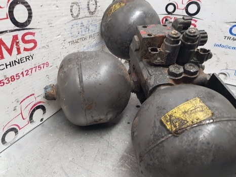 Massey Ferguson 7719 Front Axle Suspension Valve Block 4389933m91, 41293300 - Ovjes za Traktor: slika Massey Ferguson 7719 Front Axle Suspension Valve Block 4389933m91, 41293300 - Ovjes za Traktor Massey Ferguson 7719 Front Axle Suspension Valve Block 4389933m91, 41293300 - Ovjes za Traktor: slika Massey Ferguson 7719 Front Axle Suspension Valve Block 4389933m91, 41293300 - Ovjes za Traktor
