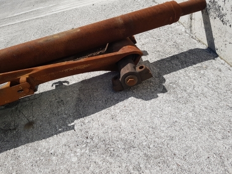 Massey Ferguson 7719s Front Axle Suspension Bracket Assy 4391065m91, 4391065m91 - Ovjes za Traktor: slika Massey Ferguson 7719s Front Axle Suspension Bracket Assy 4391065m91, 4391065m91 - Ovjes za Traktor Massey Ferguson 7719s Front Axle Suspension Bracket Assy 4391065m91, 4391065m91 - Ovjes za Traktor: slika Massey Ferguson 7719s Front Axle Suspension Bracket Assy 4391065m91, 4391065m91 - Ovjes za Traktor
