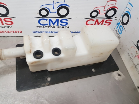 New Holland Case Maxxum Windshield Washer Reservoir 87638112, 87470604 - Brisač za Poljoprivredni strojevi: slika New Holland Case Maxxum Windshield Washer Reservoir 87638112, 87470604 - Brisač za Poljoprivredni strojevi New Holland Case Maxxum Windshield Washer Reservoir 87638112, 87470604 - Brisač za Poljoprivredni strojevi: slika New Holland Case Maxxum Windshield Washer Reservoir 87638112, 87470604 - Brisač za Poljoprivredni strojevi