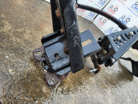 New Holland Case T6, T7, T6000, Maxxum Ser Front Mudguard Bracket Kit 47444870 - Blatobran: slika New Holland Case T6, T7, T6000, Maxxum Ser Front Mudguard Bracket Kit 47444870 - Blatobran New Holland Case T6, T7, T6000, Maxxum Ser Front Mudguard Bracket Kit 47444870 - Blatobran: slika New Holland Case T6, T7, T6000, Maxxum Ser Front Mudguard Bracket Kit 47444870 - Blatobran