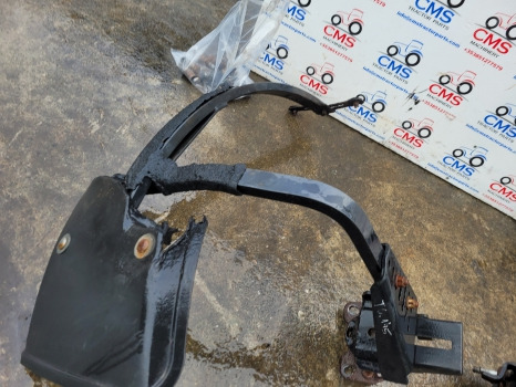 New Holland Case T6, T7, T6000, Maxxum Ser Front Mudguard Bracket Kit 47444870 - Blatobran: slika New Holland Case T6, T7, T6000, Maxxum Ser Front Mudguard Bracket Kit 47444870 - Blatobran New Holland Case T6, T7, T6000, Maxxum Ser Front Mudguard Bracket Kit 47444870 - Blatobran: slika New Holland Case T6, T7, T6000, Maxxum Ser Front Mudguard Bracket Kit 47444870 - Blatobran