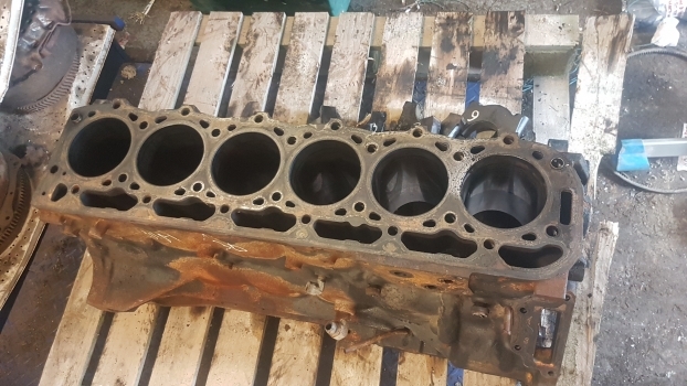 New Holland Case Tm, Mxm 120, 130 Cylinder Block 87802648, 84215970, 87802526 - Blok cilindra za Traktor: slika New Holland Case Tm, Mxm 120, 130 Cylinder Block 87802648, 84215970, 87802526 - Blok cilindra za Traktor New Holland Case Tm, Mxm 120, 130 Cylinder Block 87802648, 84215970, 87802526 - Blok cilindra za Traktor: slika New Holland Case Tm, Mxm 120, 130 Cylinder Block 87802648, 84215970, 87802526 - Blok cilindra za Traktor
