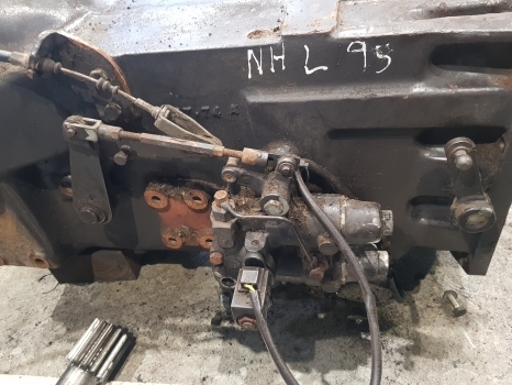 New Holland Fiat Ford L95 Transmission Assy 5166741, 5167174, 47132243, 5172780 - Mjenjač za Traktor: slika New Holland Fiat Ford L95 Transmission Assy 5166741, 5167174, 47132243, 5172780 - Mjenjač za Traktor New Holland Fiat Ford L95 Transmission Assy 5166741, 5167174, 47132243, 5172780 - Mjenjač za Traktor: slika New Holland Fiat Ford L95 Transmission Assy 5166741, 5167174, 47132243, 5172780 - Mjenjač za Traktor