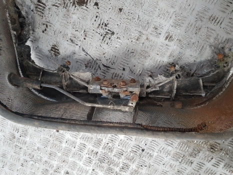 New Holland Lm435a, Lm415a, Lm445a, Lm425a Grill, Grille, Bonnet Lock 85825742 - Rešetka za Teleskopski rukovatelj: slika New Holland Lm435a, Lm415a, Lm445a, Lm425a Grill, Grille, Bonnet Lock 85825742 - Rešetka za Teleskopski rukovatelj New Holland Lm435a, Lm415a, Lm445a, Lm425a Grill, Grille, Bonnet Lock 85825742 - Rešetka za Teleskopski rukovatelj: slika New Holland Lm435a, Lm415a, Lm445a, Lm425a Grill, Grille, Bonnet Lock 85825742 - Rešetka za Teleskopski rukovatelj
