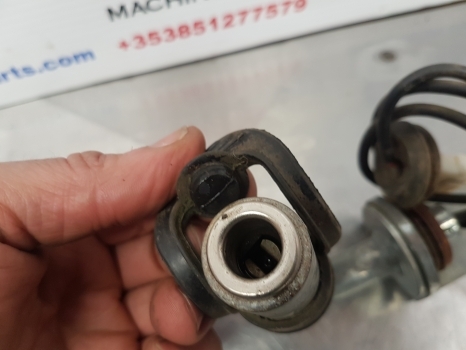 New Holland T5.95, T4, T5, Farmall Rotary Beacon Support 47788367 - Svjetla/ Rasvjeta za Traktor: slika New Holland T5.95, T4, T5, Farmall Rotary Beacon Support 47788367 - Svjetla/ Rasvjeta za Traktor New Holland T5.95, T4, T5, Farmall Rotary Beacon Support 47788367 - Svjetla/ Rasvjeta za Traktor: slika New Holland T5.95, T4, T5, Farmall Rotary Beacon Support 47788367 - Svjetla/ Rasvjeta za Traktor