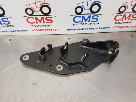 New Holland T5.95, T4, T5, Transmission Rod Control Bracket 84550775 - Prijenos: slika New Holland T5.95, T4, T5, Transmission Rod Control Bracket 84550775 - Prijenos New Holland T5.95, T4, T5, Transmission Rod Control Bracket 84550775 - Prijenos: slika New Holland T5.95, T4, T5, Transmission Rod Control Bracket 84550775 - Prijenos