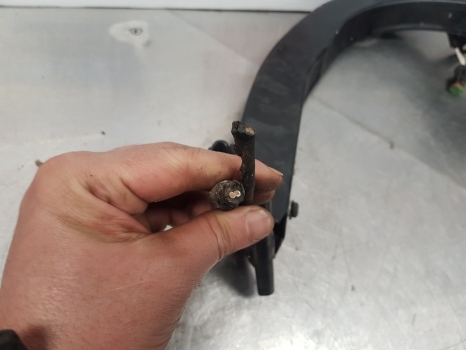 New Holland T6.180, Case Maxxum 115 Front Indicator Light Support Rhs 47705340 - Svjetla/ Rasvjeta za Traktor: slika New Holland T6.180, Case Maxxum 115 Front Indicator Light Support Rhs 47705340 - Svjetla/ Rasvjeta za Traktor New Holland T6.180, Case Maxxum 115 Front Indicator Light Support Rhs 47705340 - Svjetla/ Rasvjeta za Traktor: slika New Holland T6.180, Case Maxxum 115 Front Indicator Light Support Rhs 47705340 - Svjetla/ Rasvjeta za Traktor