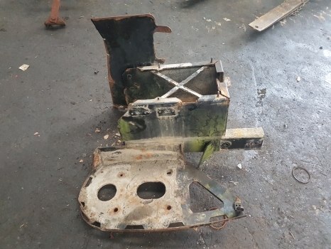 New Holland T7.200, T7.170, T7.185 Battery Box 84402058, 84402062 - Akumulator za Traktor: slika New Holland T7.200, T7.170, T7.185 Battery Box 84402058, 84402062 - Akumulator za Traktor New Holland T7.200, T7.170, T7.185 Battery Box 84402058, 84402062 - Akumulator za Traktor: slika New Holland T7.200, T7.170, T7.185 Battery Box 84402058, 84402062 - Akumulator za Traktor