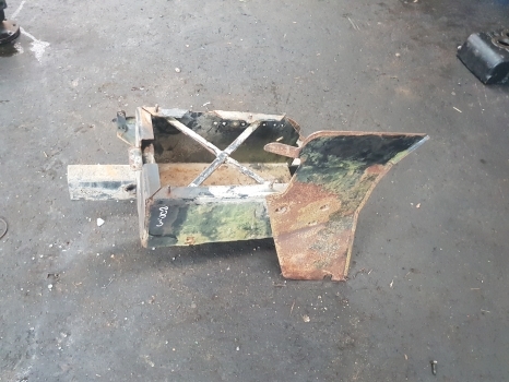 New Holland T7.200, T7.170, T7.185 Battery Box 84402058, 84402062 - Akumulator za Traktor: slika New Holland T7.200, T7.170, T7.185 Battery Box 84402058, 84402062 - Akumulator za Traktor New Holland T7.200, T7.170, T7.185 Battery Box 84402058, 84402062 - Akumulator za Traktor: slika New Holland T7.200, T7.170, T7.185 Battery Box 84402058, 84402062 - Akumulator za Traktor