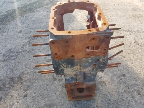 New Holland Tm130, Tm120, Tm140 Transmission Housing 47125398, 44985001 - Mjenjač za Traktor: slika New Holland Tm130, Tm120, Tm140 Transmission Housing 47125398, 44985001 - Mjenjač za Traktor New Holland Tm130, Tm120, Tm140 Transmission Housing 47125398, 44985001 - Mjenjač za Traktor: slika New Holland Tm130, Tm120, Tm140 Transmission Housing 47125398, 44985001 - Mjenjač za Traktor