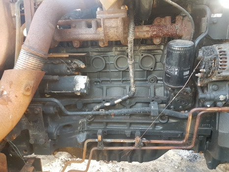 New Holland Ts115a Delta Engine Head, Block, Cranckshaft Nut 2831308, 2830760 - Motor: slika New Holland Ts115a Delta Engine Head, Block, Cranckshaft Nut 2831308, 2830760 - Motor New Holland Ts115a Delta Engine Head, Block, Cranckshaft Nut 2831308, 2830760 - Motor: slika New Holland Ts115a Delta Engine Head, Block, Cranckshaft Nut 2831308, 2830760 - Motor