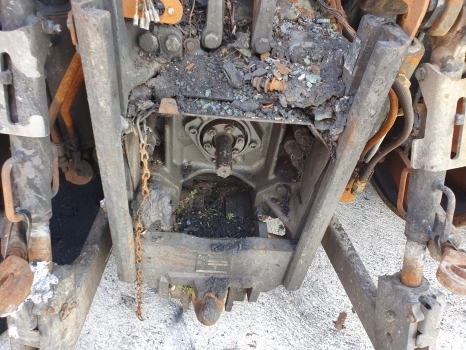 Fendt 724 S4 Axle, Engine, Transmission, Lift, Linkage Parts Nut Dismantling - Rezervni dijelovi za Traktor: slika Fendt 724 S4 Axle, Engine, Transmission, Lift, Linkage Parts Nut Dismantling - Rezervni dijelovi za Traktor Fendt 724 S4 Axle, Engine, Transmission, Lift, Linkage Parts Nut Dismantling - Rezervni dijelovi za Traktor: slika Fendt 724 S4 Axle, Engine, Transmission, Lift, Linkage Parts Nut Dismantling - Rezervni dijelovi za Traktor