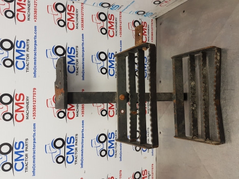 T5000, Tl, Tla, Case Jxu Series, Foot Step Assy Rhs 5184803, 82007963, 82007964 - Prag za Poljoprivredni strojevi: slika T5000, Tl, Tla, Case Jxu Series, Foot Step Assy Rhs 5184803, 82007963, 82007964 - Prag za Poljoprivredni strojevi T5000, Tl, Tla, Case Jxu Series, Foot Step Assy Rhs 5184803, 82007963, 82007964 - Prag za Poljoprivredni strojevi: slika T5000, Tl, Tla, Case Jxu Series, Foot Step Assy Rhs 5184803, 82007963, 82007964 - Prag za Poljoprivredni strojevi