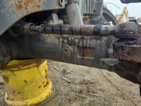 Valtra T174ea Dana Spicer 740/560 Front Axle Housing Rhs 755.01.059.61, 755.01.759.01 - Prednja osovina za Poljoprivredni strojevi: slika Valtra T174ea Dana Spicer 740/560 Front Axle Housing Rhs 755.01.059.61, 755.01.759.01 - Prednja osovina za Poljoprivredni strojevi Valtra T174ea Dana Spicer 740/560 Front Axle Housing Rhs 755.01.059.61, 755.01.759.01 - Prednja osovina za Poljoprivredni strojevi: slika Valtra T174ea Dana Spicer 740/560 Front Axle Housing Rhs 755.01.059.61, 755.01.759.01 - Prednja osovina za Poljoprivredni strojevi