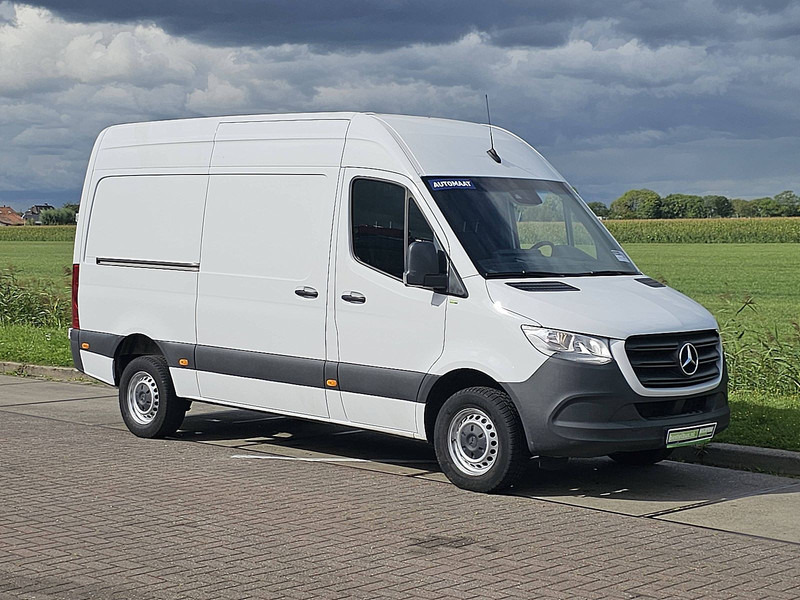 Mercedes-Benz Sprinter 317 ac automaat EURO6 - Furgon: slika Mercedes-Benz Sprinter 317 ac automaat EURO6 - Furgon Mercedes-Benz Sprinter 317 ac automaat EURO6 - Furgon: slika Mercedes-Benz Sprinter 317 ac automaat EURO6 - Furgon