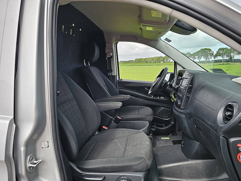 Mali kombi Mercedes-Benz Vito 114 ac automaat EURO6: slika Mali kombi Mercedes-Benz Vito 114 ac automaat EURO6