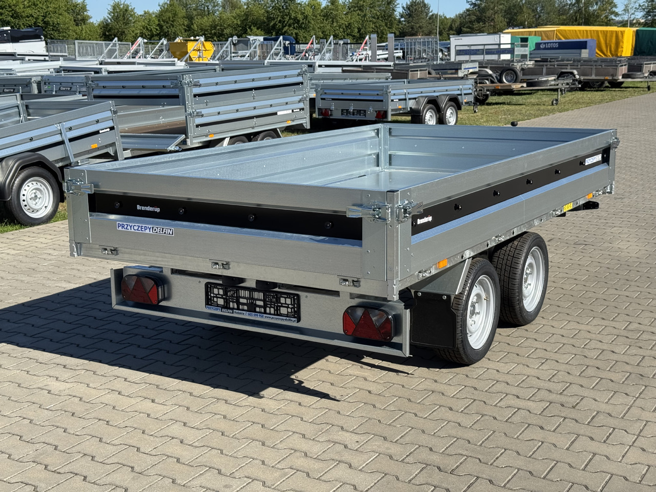 Zakup BRENDERUP BT4310STB2700 + najazdy ALU | 308 x 168 cm | 2700kg BRENDERUP BT4310STB2700 + najazdy ALU | 308 x 168 cm | 2700kg: slika Zakup BRENDERUP BT4310STB2700 + najazdy ALU | 308 x 168 cm | 2700kg BRENDERUP BT4310STB2700 + najazdy ALU | 308 x 168 cm | 2700kg