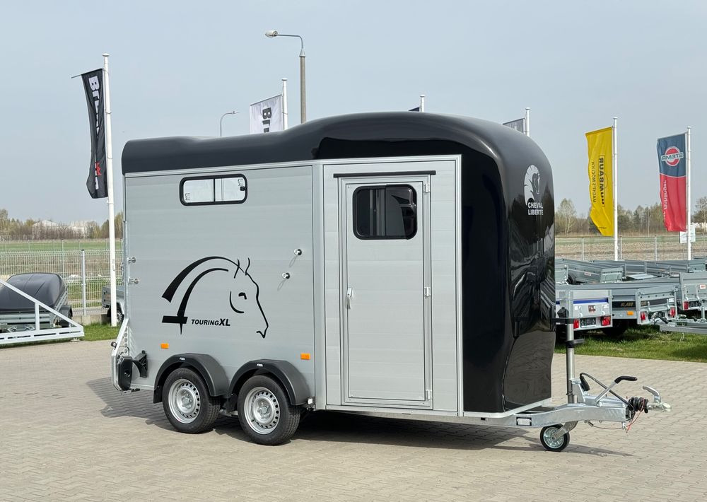 Cheval Liberte Touring Country XL przyczepa na dwa konie | duża siodlarnia | drzwi boczne | rampa przednia | 387×179 cm | ALUMINIOWA | Debon | dostawa | mocna i solidna | - Prikolica za konje: slika Cheval Liberte Touring Country XL przyczepa na dwa konie | duża siodlarnia | drzwi boczne | rampa przednia | 387×179 cm | ALUMINIOWA | Debon | dostawa | mocna i solidna | - Prikolica za konje Cheval Liberte Touring Country XL przyczepa na dwa konie | duża siodlarnia | drzwi boczne | rampa przednia | 387×179 cm | ALUMINIOWA | Debon | dostawa | mocna i solidna | - Prikolica za konje: slika Cheval Liberte Touring Country XL przyczepa na dwa konie | duża siodlarnia | drzwi boczne | rampa przednia | 387×179 cm | ALUMINIOWA | Debon | dostawa | mocna i solidna | - Prikolica za konje