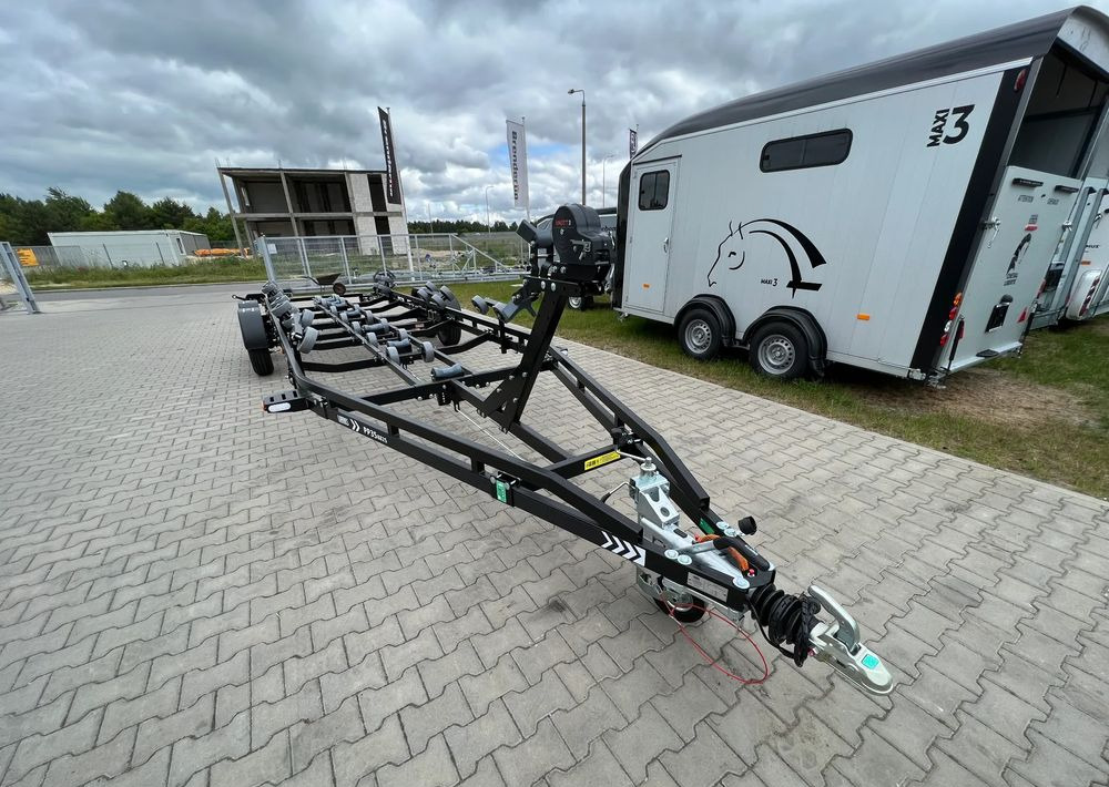 LORRIES PP35-8825 do jachtu łodzi 860 cm 3,5T - Prikolica za plovila: slika LORRIES PP35-8825 do jachtu łodzi 860 cm 3,5T - Prikolica za plovila LORRIES PP35-8825 do jachtu łodzi 860 cm 3,5T - Prikolica za plovila: slika LORRIES PP35-8825 do jachtu łodzi 860 cm 3,5T - Prikolica za plovila