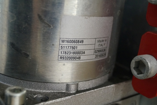 Jungheinrich 51003726 | Pumpmotor with tank 24V 3KW Mahle 11216804 for EKS110 ye Pumpmotor with tank 24V 3KW Mahle 11216804 for EKS110 year 2016 - Hidraulična pumpa za Oprema za rukovanje materijalima: slika Jungheinrich 51003726 | Pumpmotor with tank 24V 3KW Mahle 11216804 for EKS110 ye Pumpmotor with tank 24V 3KW Mahle 11216804 for EKS110 year 2016 - Hidraulična pumpa za Oprema za rukovanje materijalima Jungheinrich 51003726 | Pumpmotor with tank 24V 3KW Mahle 11216804 for EKS110 ye Pumpmotor with tank 24V 3KW Mahle 11216804 for EKS110 year 2016 - Hidraulična pumpa za Oprema za rukovanje materijalima: slika Jungheinrich 51003726 | Pumpmotor with tank 24V 3KW Mahle 11216804 for EKS110 ye Pumpmotor with tank 24V 3KW Mahle 11216804 for EKS110 year 2016 - Hidraulična pumpa za Oprema za rukovanje materijalima