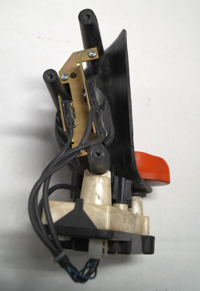 Linde 1443605100 | Rijschakelaar Control handle Control module - Električni sustav za Oprema za rukovanje materijalima: slika Linde 1443605100 | Rijschakelaar Control handle Control module - Električni sustav za Oprema za rukovanje materijalima Linde 1443605100 | Rijschakelaar Control handle Control module - Električni sustav za Oprema za rukovanje materijalima: slika Linde 1443605100 | Rijschakelaar Control handle Control module - Električni sustav za Oprema za rukovanje materijalima