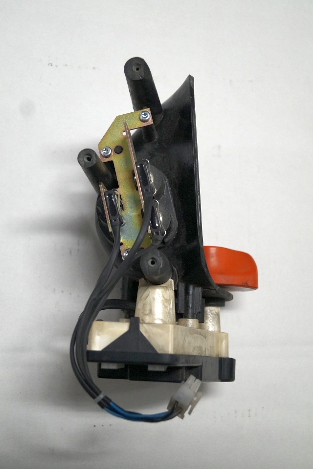 Linde 1443605100 | Rijschakelaar Control handle Control module - Električni sustav za Oprema za rukovanje materijalima: slika Linde 1443605100 | Rijschakelaar Control handle Control module - Električni sustav za Oprema za rukovanje materijalima Linde 1443605100 | Rijschakelaar Control handle Control module - Električni sustav za Oprema za rukovanje materijalima: slika Linde 1443605100 | Rijschakelaar Control handle Control module - Električni sustav za Oprema za rukovanje materijalima