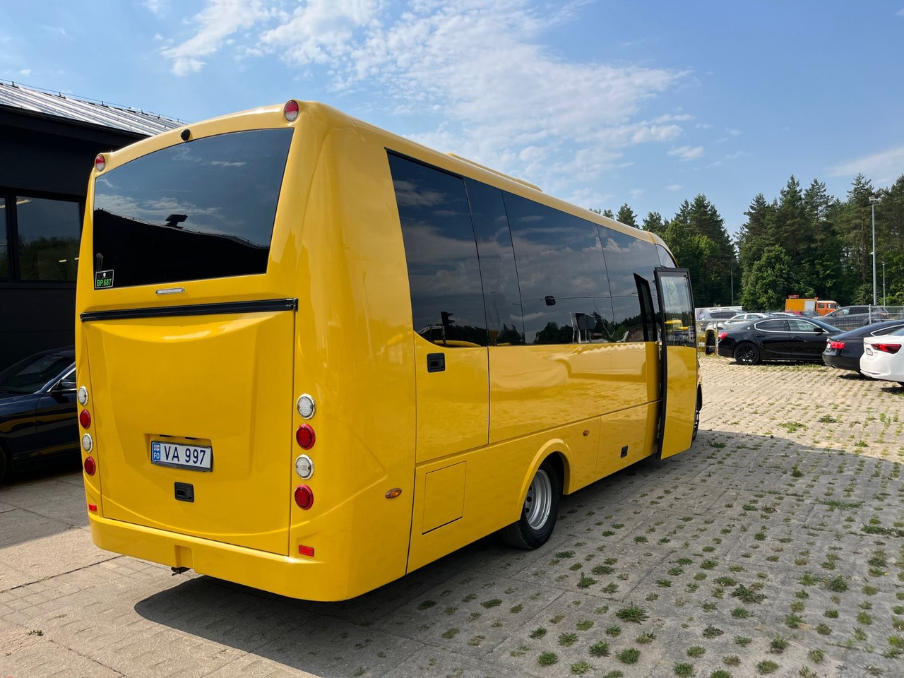 Iveco Rosero First / 24+1+1 / Telma/ EURO6 - Turistički autobus: slika Iveco Rosero First / 24+1+1 / Telma/ EURO6 - Turistički autobus Iveco Rosero First / 24+1+1 / Telma/ EURO6 - Turistički autobus: slika Iveco Rosero First / 24+1+1 / Telma/ EURO6 - Turistički autobus