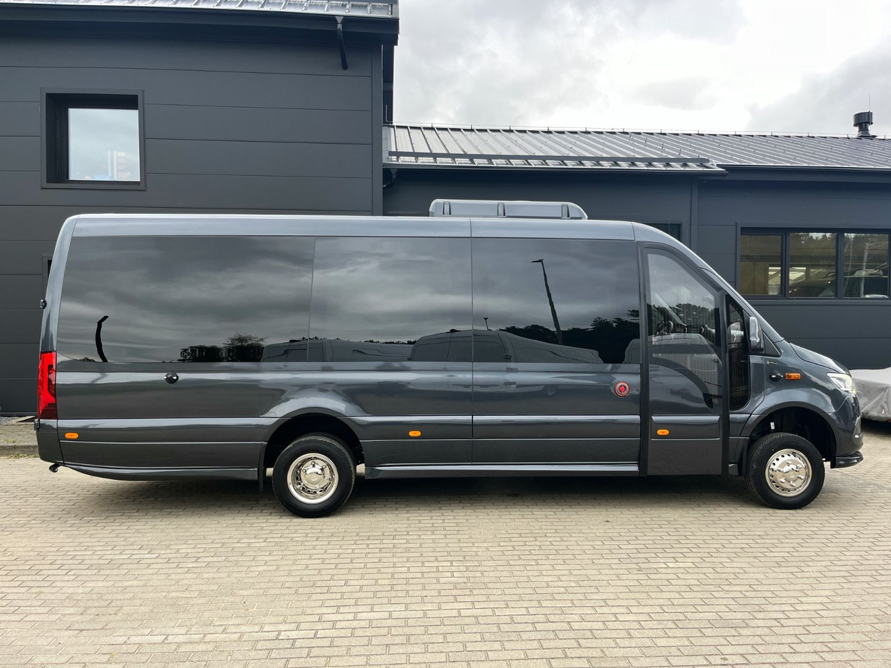 Mercedes-Benz Sprinter 519 AWD 4x4 TOURIST / 21 to 24 Seats - Minibus, Putnički kombi: slika Mercedes-Benz Sprinter 519 AWD 4x4 TOURIST / 21 to 24 Seats - Minibus, Putnički kombi Mercedes-Benz Sprinter 519 AWD 4x4 TOURIST / 21 to 24 Seats - Minibus, Putnički kombi: slika Mercedes-Benz Sprinter 519 AWD 4x4 TOURIST / 21 to 24 Seats - Minibus, Putnički kombi