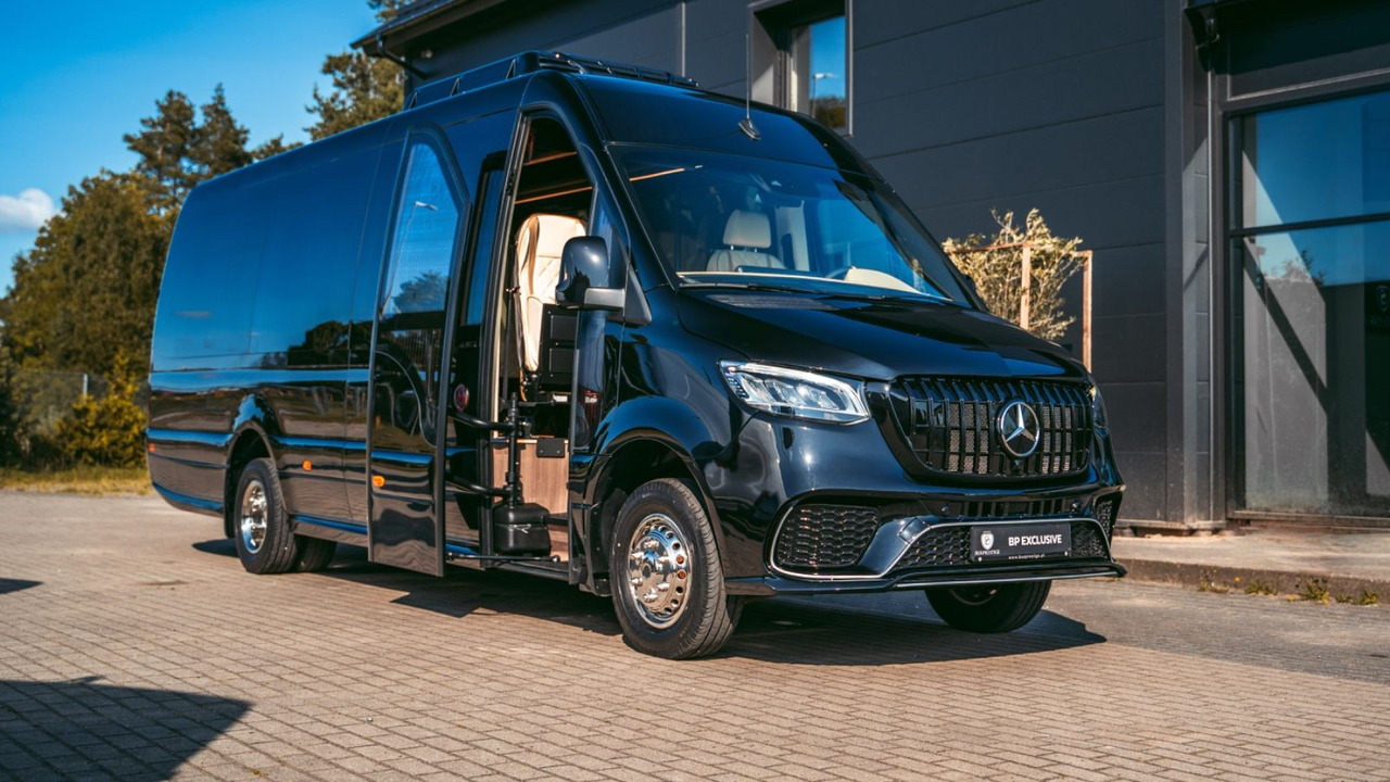 Mercedes-Benz Sprinter 519 Luxury Bus / 19+1+1 / Panorama XL - Minibus, Putnički kombi: slika Mercedes-Benz Sprinter 519 Luxury Bus / 19+1+1 / Panorama XL - Minibus, Putnički kombi Mercedes-Benz Sprinter 519 Luxury Bus / 19+1+1 / Panorama XL - Minibus, Putnički kombi: slika Mercedes-Benz Sprinter 519 Luxury Bus / 19+1+1 / Panorama XL - Minibus, Putnički kombi