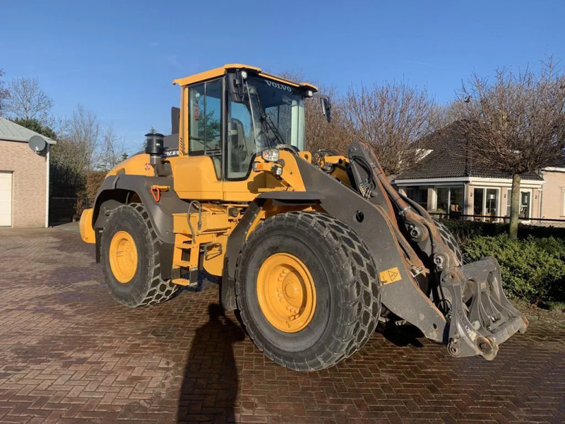 Utovarivač na kotačima Volvo L120 H: slika Utovarivač na kotačima Volvo L120 H