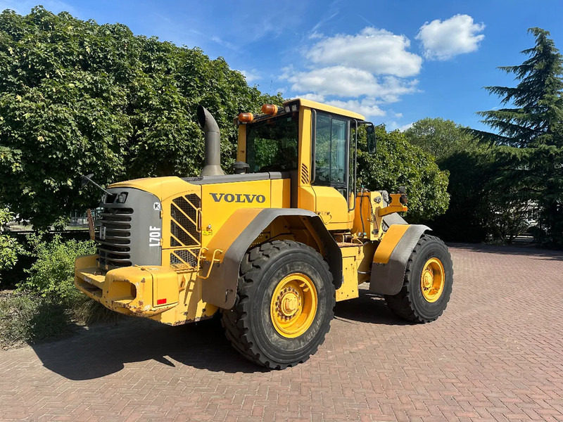 Volvo L70 F - Utovarivač na kotačima: slika Volvo L70 F - Utovarivač na kotačima Volvo L70 F - Utovarivač na kotačima: slika Volvo L70 F - Utovarivač na kotačima