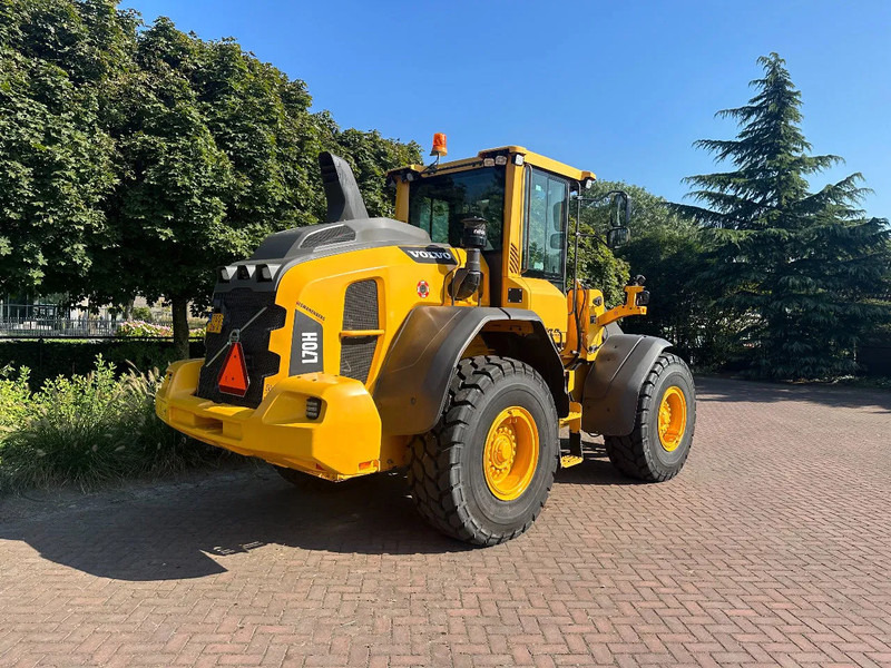 Volvo L70 H - Utovarivač na kotačima: slika Volvo L70 H - Utovarivač na kotačima Volvo L70 H - Utovarivač na kotačima: slika Volvo L70 H - Utovarivač na kotačima